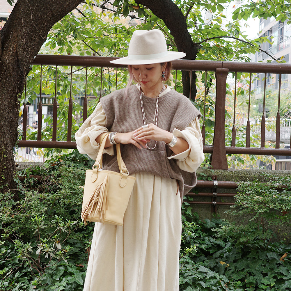 Bolso tote de cuero con flecos