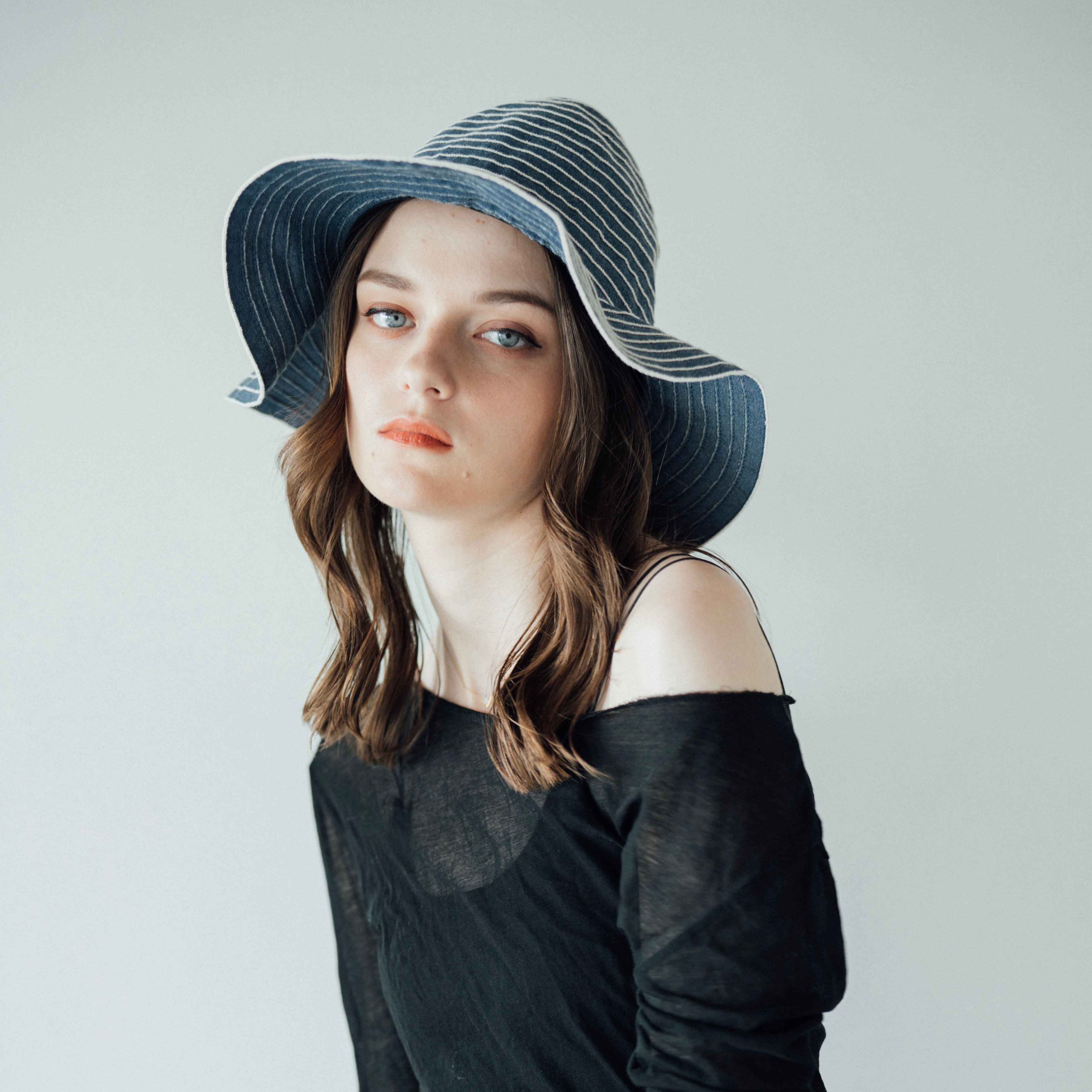 Denim Ribbon Tulip Hat