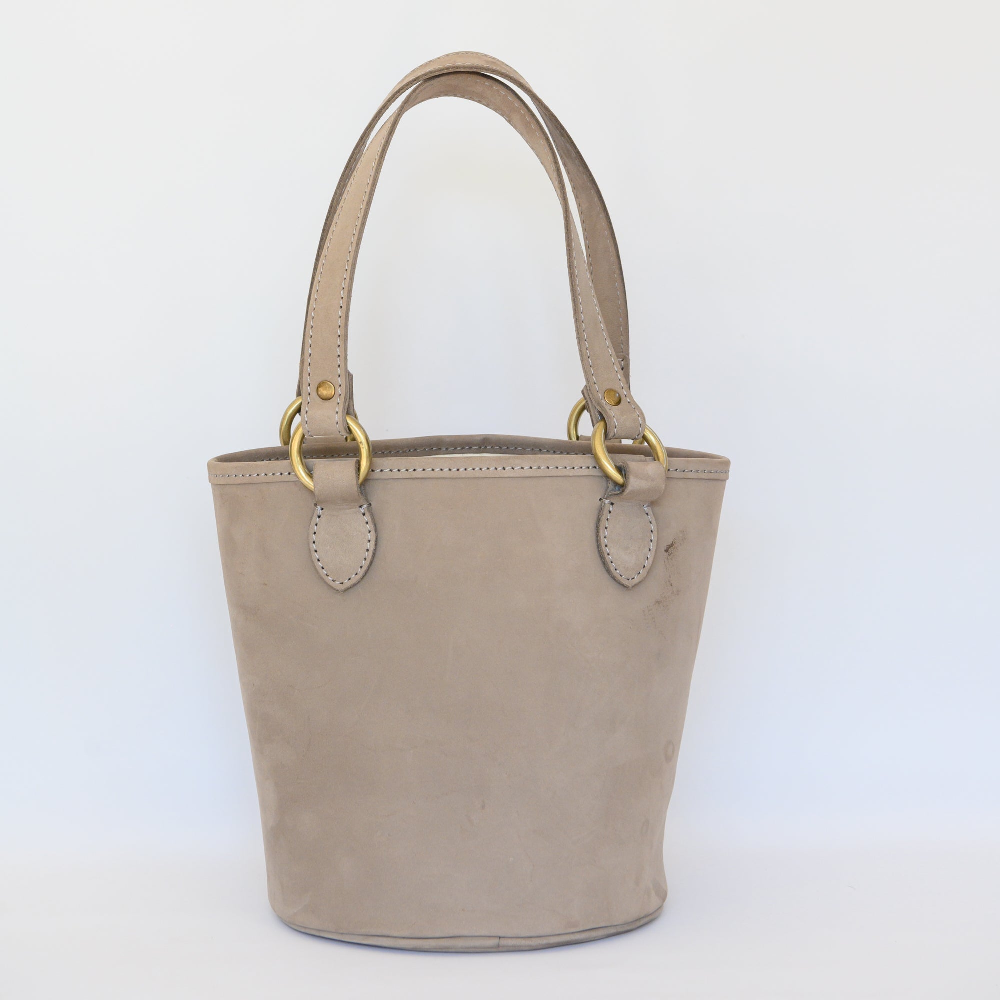 Bolso tote de cuero con flecos