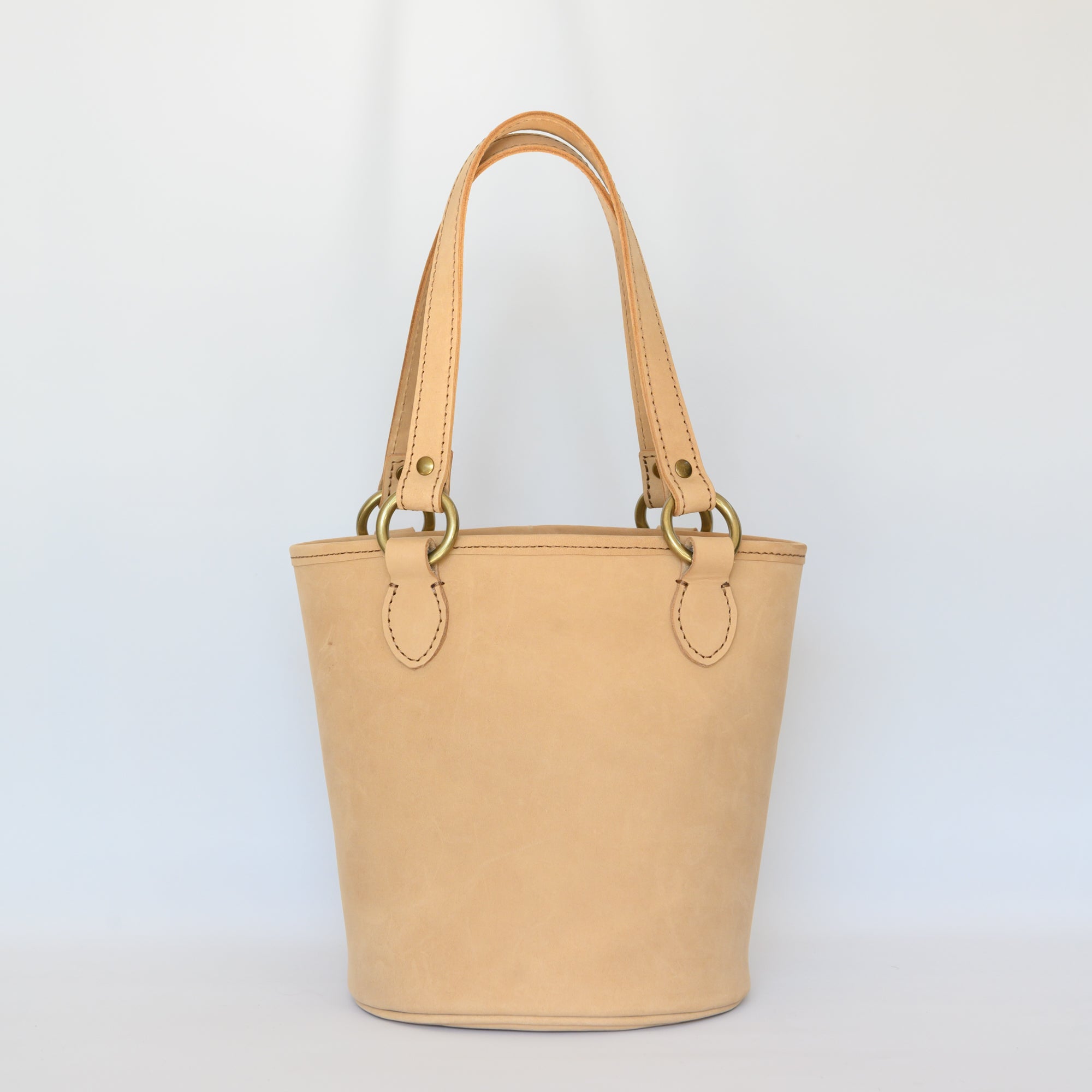 Bolso tote de cuero con flecos